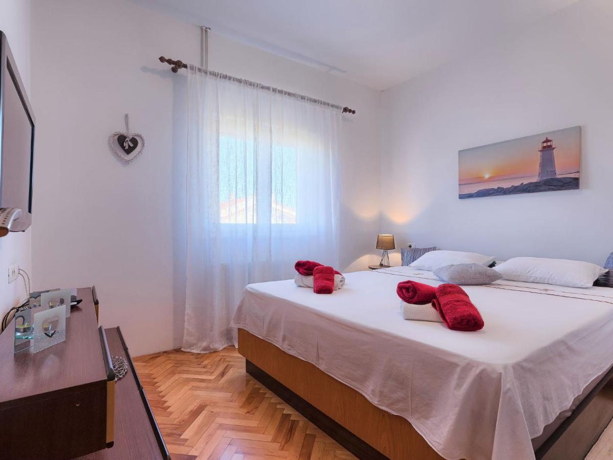 Apartment Laura By Interhome Galižana エクステリア 写真
