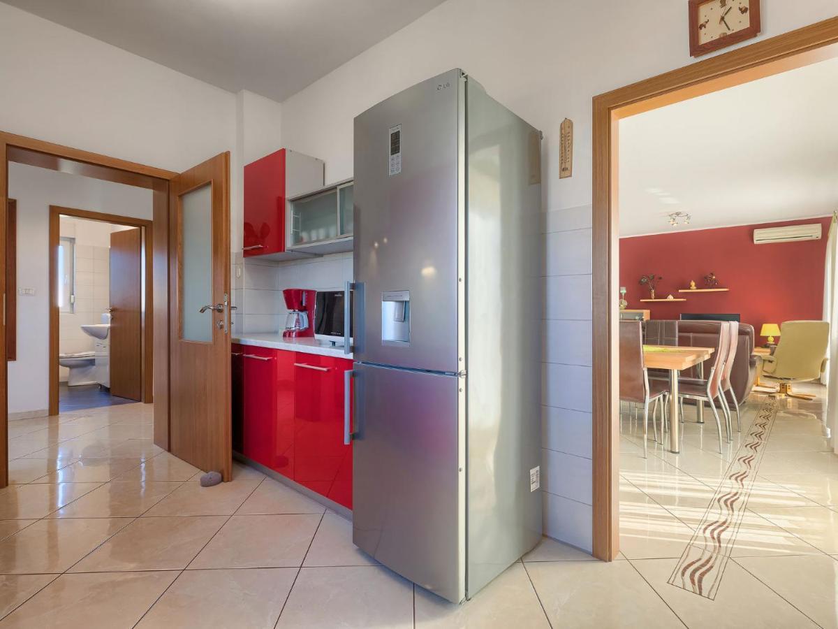 Apartment Laura By Interhome Galižana エクステリア 写真